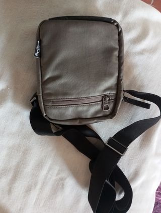 Bolso Pepe Jeans Negro y Gris
