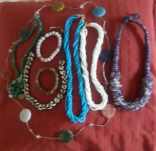 Lote bisutería mochila billeteros