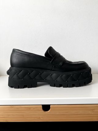 LIQUIDACIÓN: Kurt Geiger Loafers Plataforma Negros