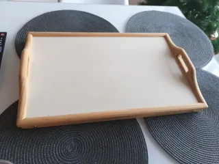 Bandeja de madera para cama