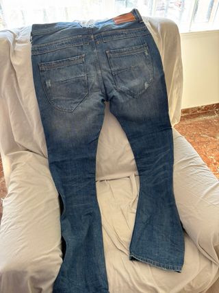 Vaqueros de hombre Pull&Bear – Talla 40.