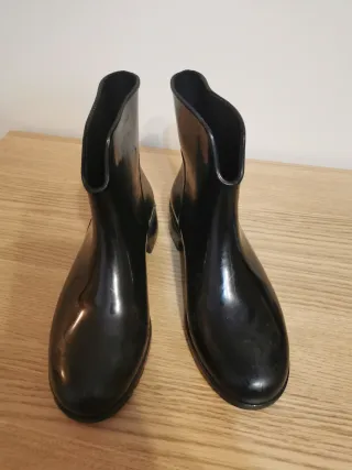 Botines de agua negros