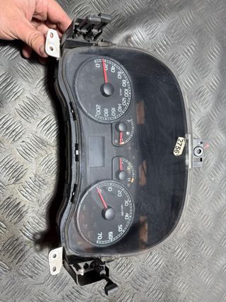 CUADRO INSTRUMENTOS FIAT PUNTO 2003