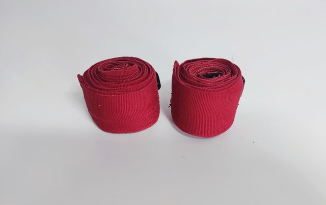 Pack Boxeo: Guantes Venum, Casco y Vendas