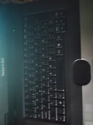 Packard Bell Portátil con Cargador