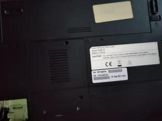 Packard Bell Portátil con Cargador