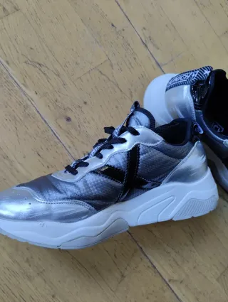 ✅Zapatillas Munich Plata y Negro