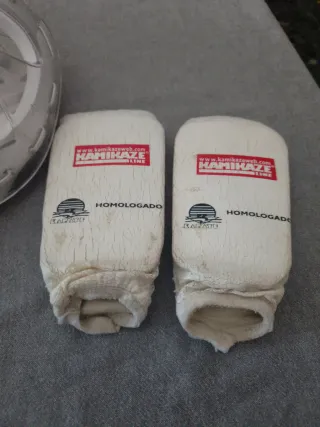 Casco Karate Niño Homologado Blanco y protecciones