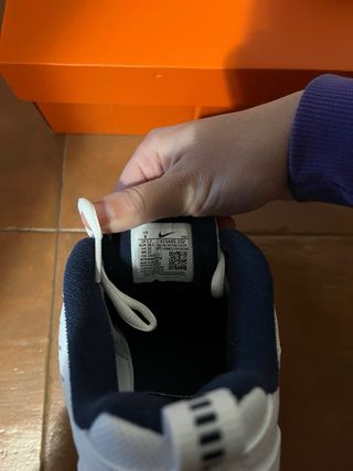 Nike Air Monarch IV Blancas