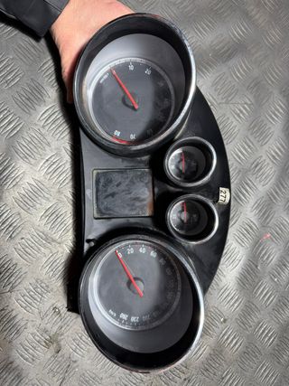 Cuadro instrumentos Opel Insignia 2009