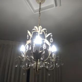 Lámpara colgante de cristal y metal