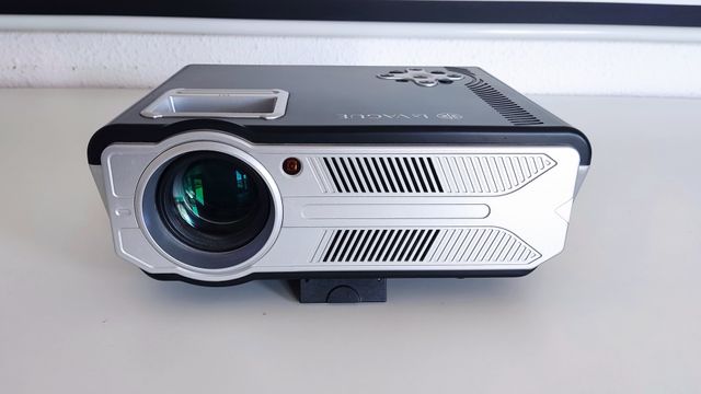 Proyector LaVague + Pantalla Luxscreen Motorizada