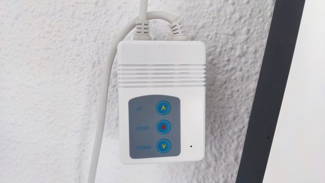 Proyector LaVague + Pantalla Luxscreen Motorizada