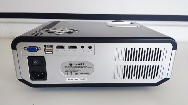 Proyector LaVague + Pantalla Luxscreen Motorizada