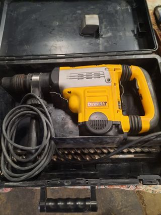 Taladro Percutor Dewalt D25700QS