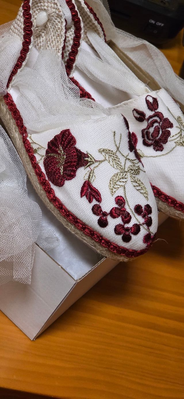 Zapatillas esparto bordadas T31