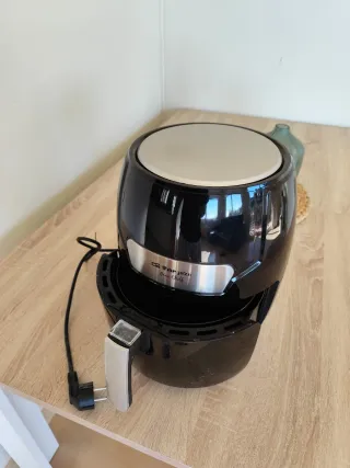 Freidora de aire negra