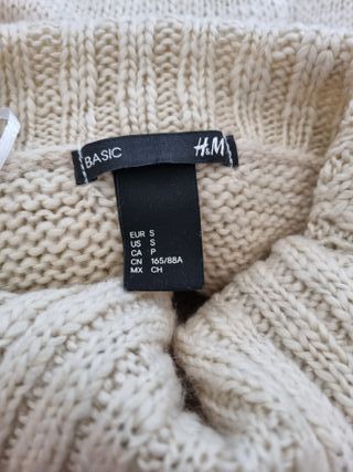 2 Jerseys H&M crudo cuello alto y cuello redondo