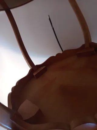 Mesita redonda de madera