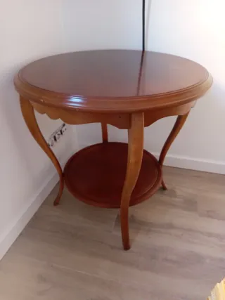 Mesita redonda de madera