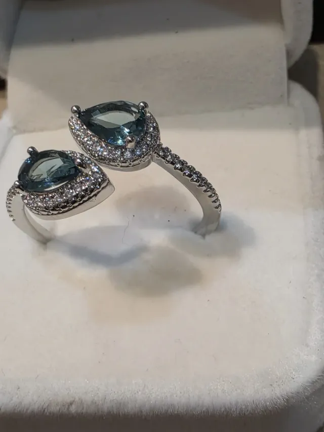 Anel halo com folhas