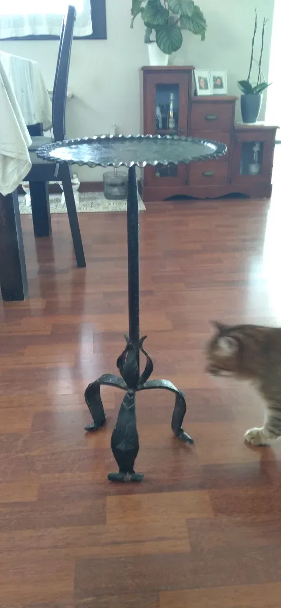 Mesa auxiliar hierro forjado artesanal +50 años