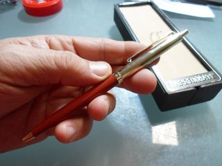 Estuche Paper Mate Marrón con Bolígrafo