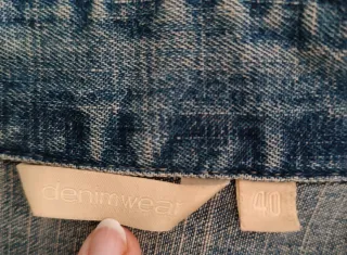 Chaqueta vaquera con adornos