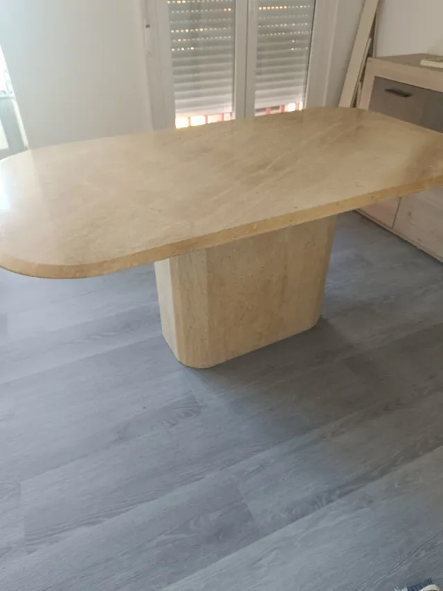 Mesa de salón de mármol beige