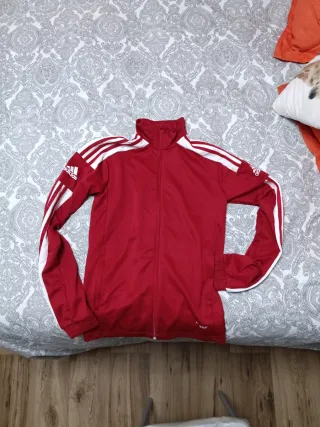 Chaqueta deportiva Adidas roja