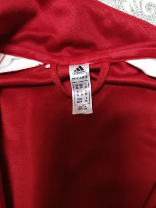 Chaqueta deportiva Adidas roja