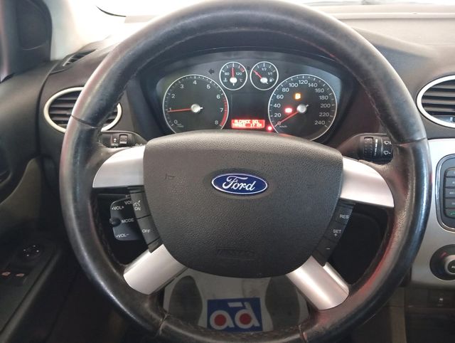 FORD FOCUS 1.6i / 100CV / 2008