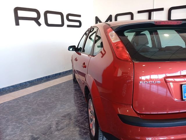 FORD FOCUS 1.6i / 100CV / 2008
