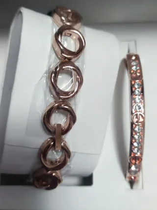 Pack Regalo Mujer: Reloj, Pulsera y Conjunto