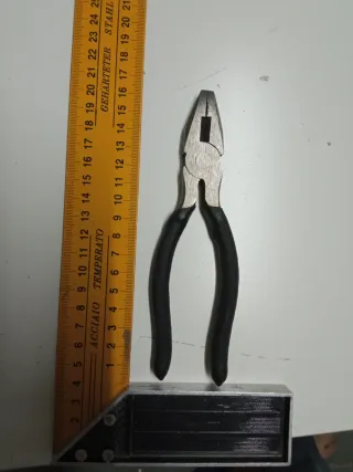 Lote 3 Herramientas: Alicates y Mordaza