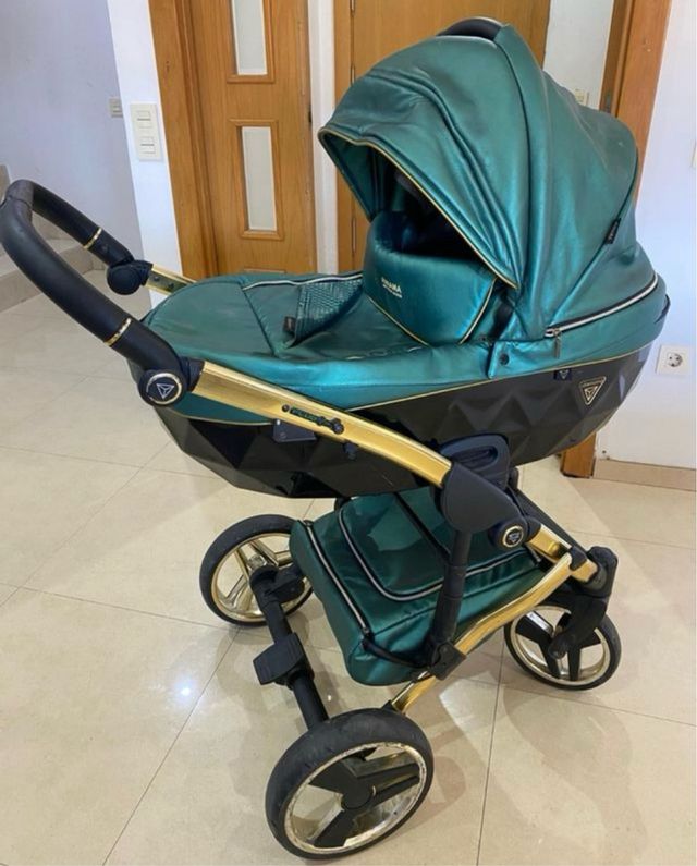 Carrello da passeggio verde e dorato