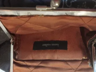 Bolso en tejido con bordados cadena metalica