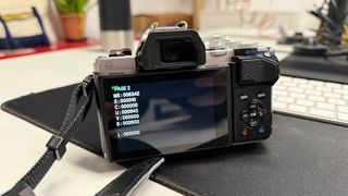 Cámara Olympus OM-D E-M10 Mark III + 2 objetivos