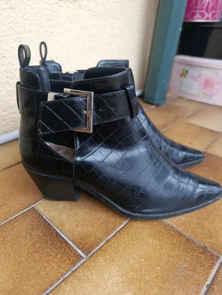 Stivaletti neri Zara tacco basso 37