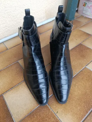 Stivaletti neri Zara tacco basso 37