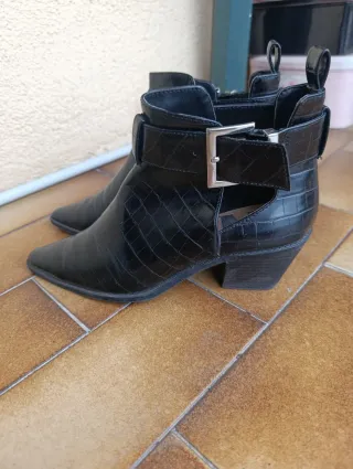 Stivaletti neri Zara tacco basso 37