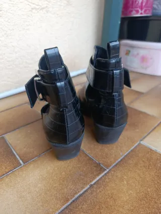 Stivaletti neri Zara tacco basso 37