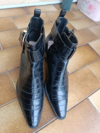 Stivaletti neri Zara tacco basso 37