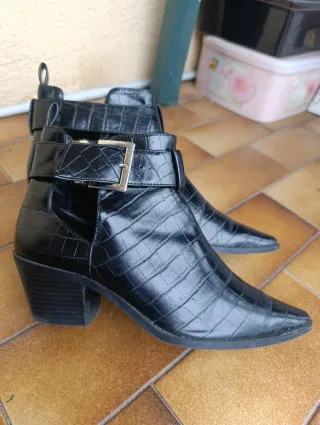 Stivaletti neri Zara tacco basso 37