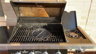 Barbecue a gas con 4 bruciatori