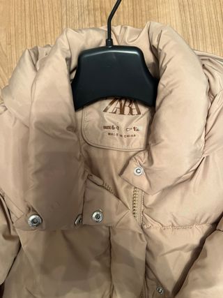 Abrigo acolchado niña Zara beige, talla 6-7