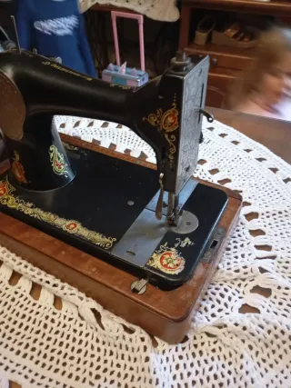 Máquina de coser Singer manual antigua año 1900