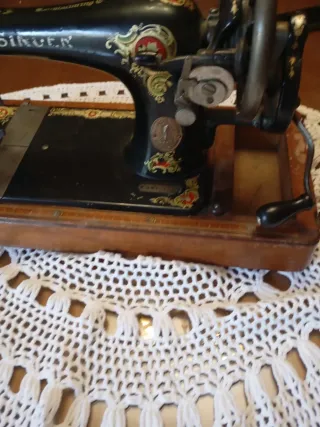 Máquina de coser Singer manual antigua año 1900