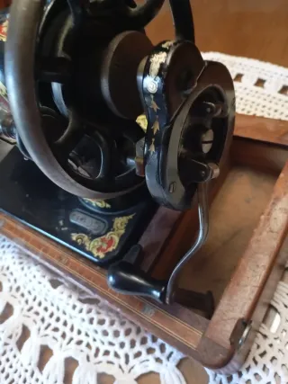 Máquina de coser Singer manual antigua año 1900