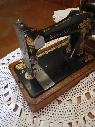 Máquina de coser Singer manual antigua año 1900